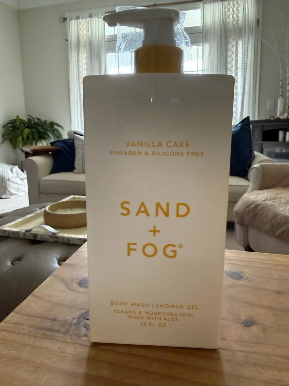 Sand & Fog Vanilla Cake Body Wash - LARGE
